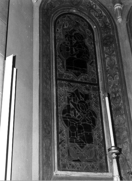 Annunciazione (vetrata, elemento d'insieme) di Polloni Guido & C (sec. XX)