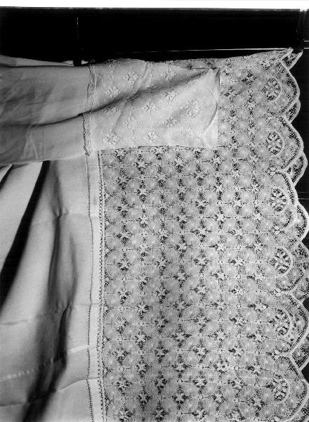 camice, opera isolata - manifattura ligure (prima metà sec. XX)