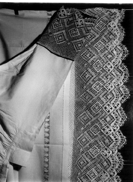 camice, opera isolata - manifattura ligure (prima metà sec. XX)