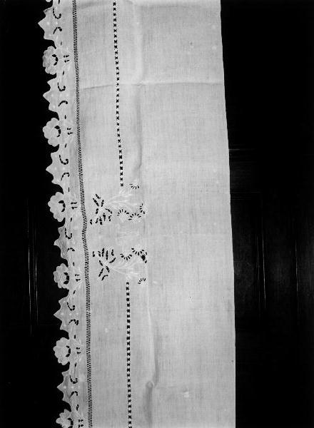 fiori (tovaglia d'altare, opera isolata) - manifattura ligure (prima metà sec. XX)