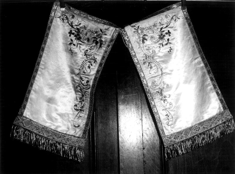 motivi decorativi floreali (conopeo di tabernacolo, coppia) - manifattura ligure (secc. XIX/ XX)