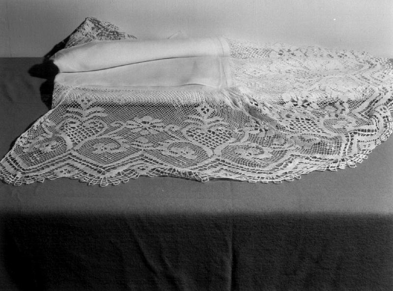 tovaglia d'altare, opera isolata - manifattura ligure (prima metà sec. XX)