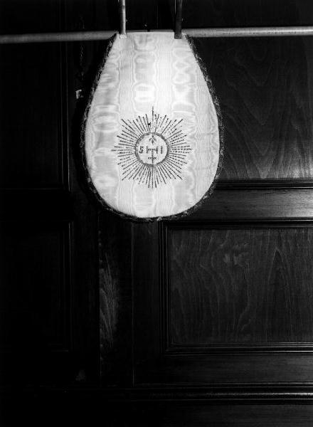 conopeo, opera isolata - manifattura ligure (secondo quarto sec. XX)