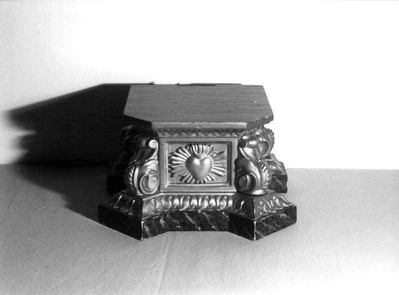 Sacro Cuore di Gesù (piedistallo, opera isolata) - bottega ligure (primo quarto sec. XX)