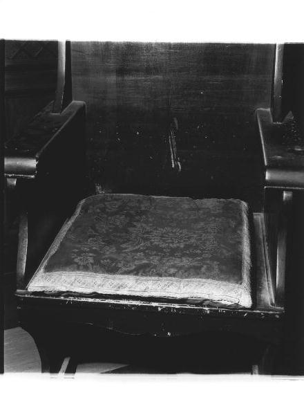 motivi decorativi vegetali (cuscino, elemento d'insieme) - manifattura ligure (secc. XIX/ XX)