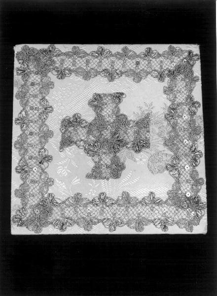 fiori/ croce (borsa, elemento d'insieme) - manifattura ligure (ultimo quarto sec. XIX)