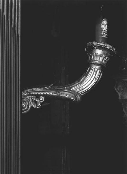 candeliere da parete, coppia - bottega ligure (secondo quarto sec. XIX)