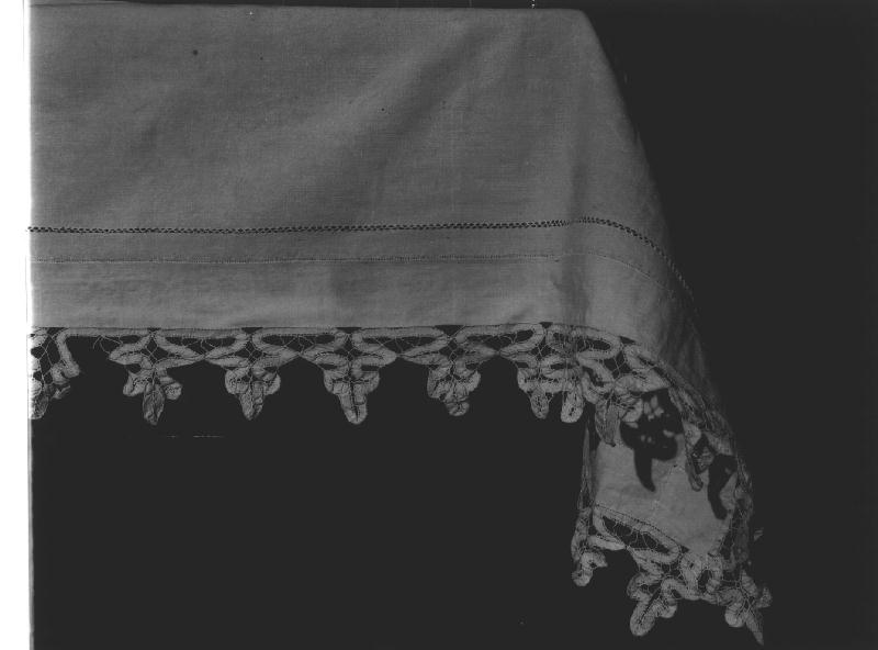 tovaglia d'altare, opera isolata - manifattura ligure (prima metà sec. XX)