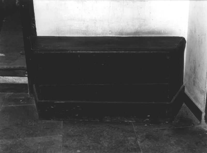 cassapanca, opera isolata - bottega ligure (prima metà sec. XVIII)