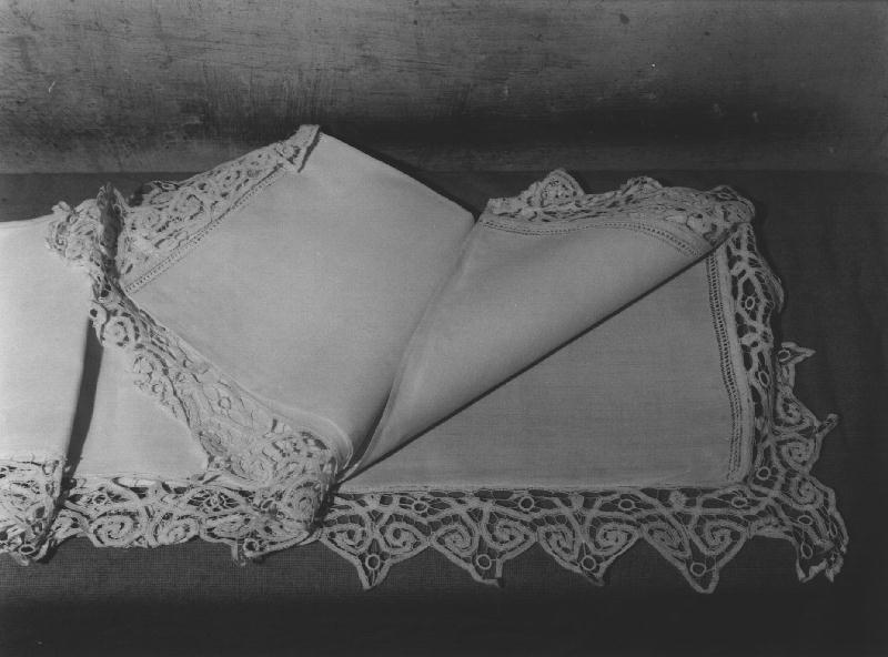 tovaglia d'altare, opera isolata - manifattura ligure (primo quarto sec. XX)