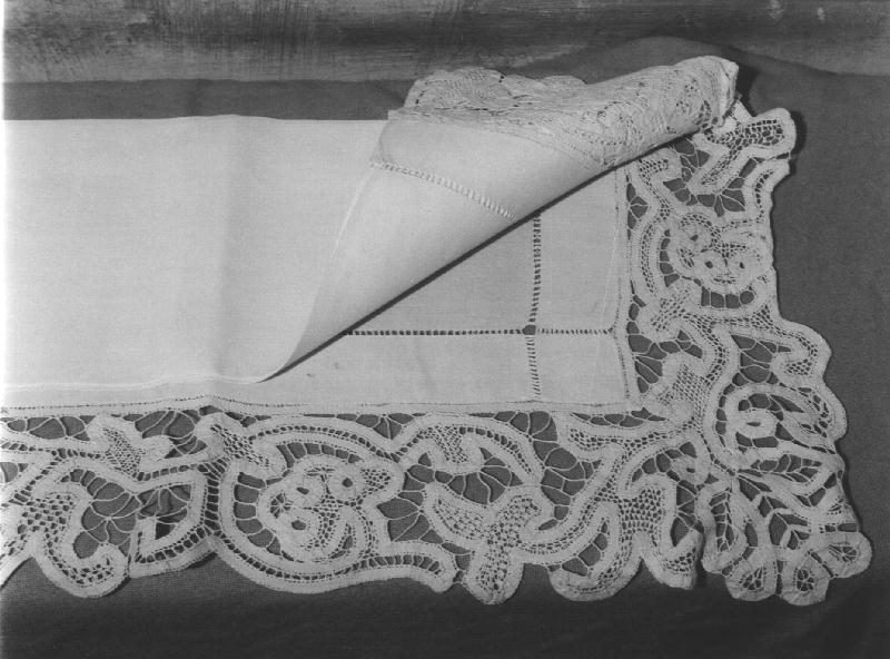 tovaglia d'altare, opera isolata - manifattura ligure (secc. XIX/ XX)