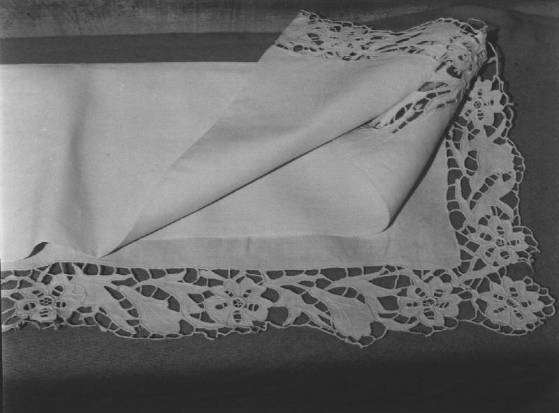 tovaglia d'altare, opera isolata - manifattura ligure (secc. XIX/ XX)