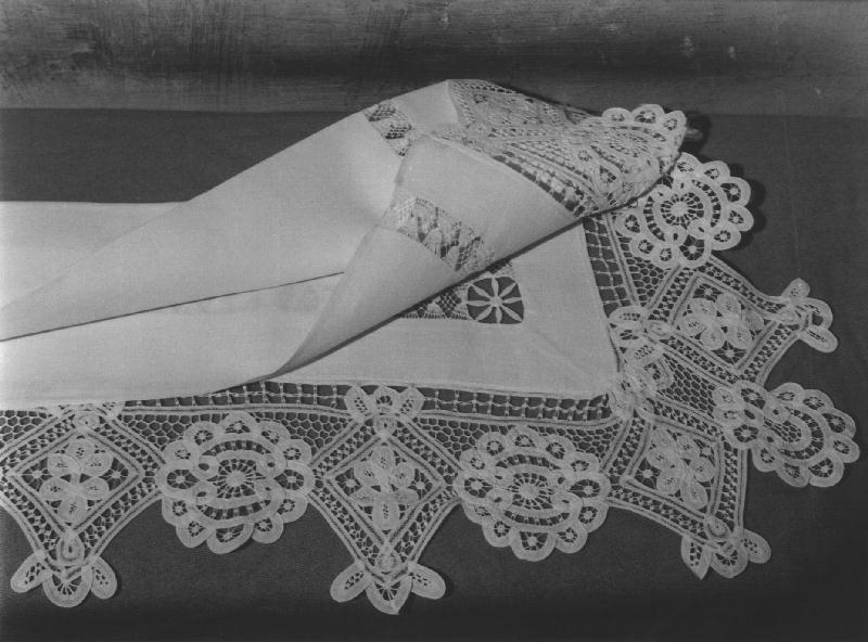 tovaglia d'altare, opera isolata - manifattura ligure (prima metà sec. XX)