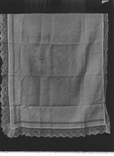 tovaglia d'altare, opera isolata - manifattura ligure (prima metà sec. XX)