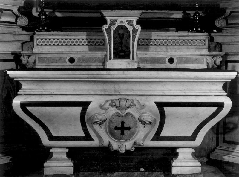 CARTIGLIO/ CROCE/ ANGIOLETTI/ MOTIVI DECORATIVI GEOMETRICI (altare, elemento d'insieme) - bottega ligure (seconda metà sec. XVIII)