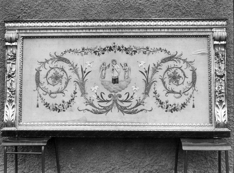 San Luigi Gonzaga tra angeli/ motivi decorativi floreali (paliotto, elemento d'insieme) - manifattura ligure (sec. XIX)
