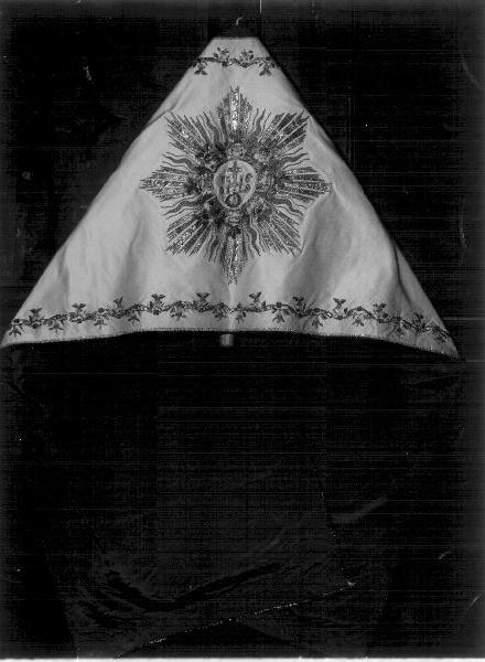 MOTIVI DECORATIVI FLOREALI/ RAGGIERA (velo omerale, elemento d'insieme) - manifattura ligure (prima metà sec. XIX)