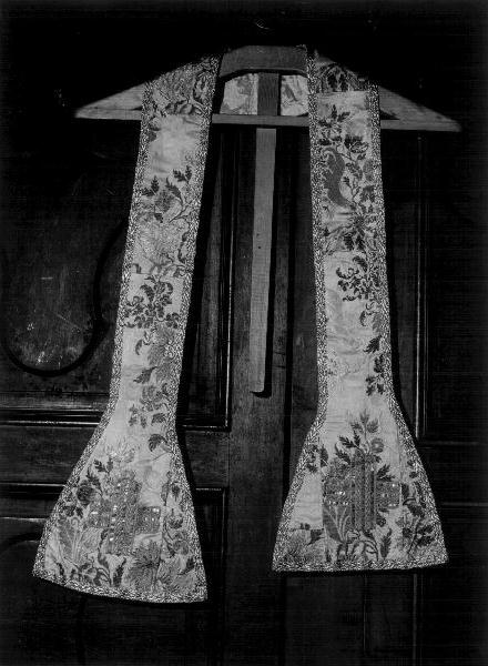 MOTIVI DECORATIVI FLOREALI (stola, elemento d'insieme) - manifattura ligure (prima metà sec. XVIII)