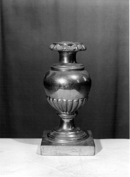 MOTIVI DECORATIVI GEOMETRICI (portacandelabro, opera isolata) - bottega ligure (secc. XVIII/ XIX)