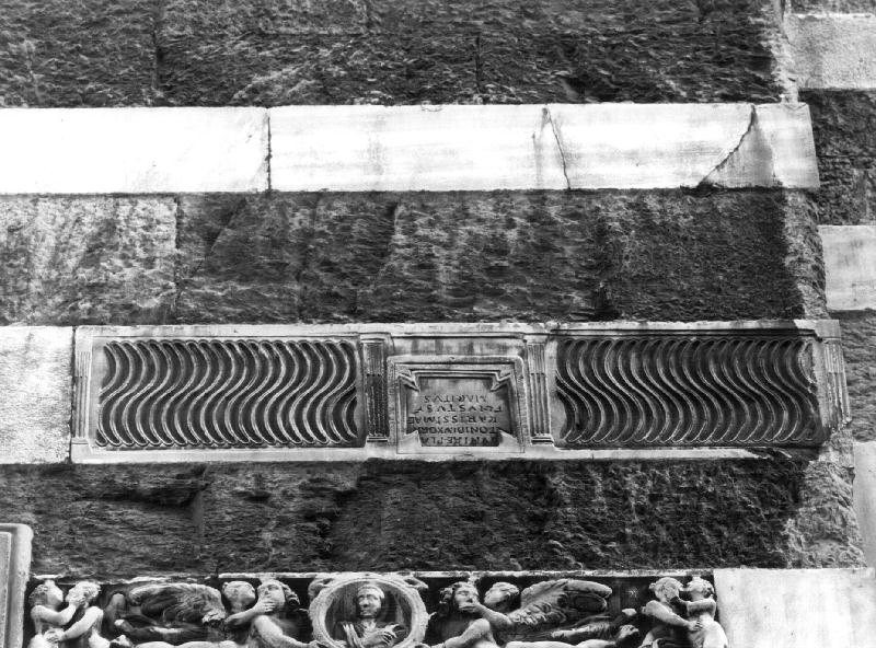 tabella entro strigilature (rilievo, opera isolata) - bottega romana (seconda metà sec. IV)