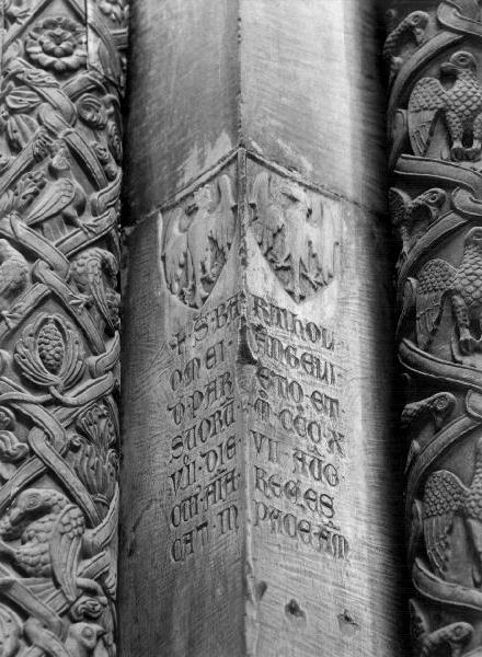 lapide tombale, elemento d'insieme - bottega genovese (sec. XIV)