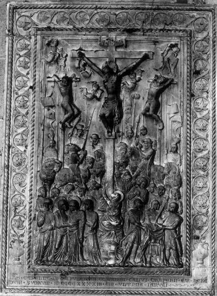 crocifissione (rilievo, elemento d'insieme) di Gagini Giovanni (bottega) (sec. XV)