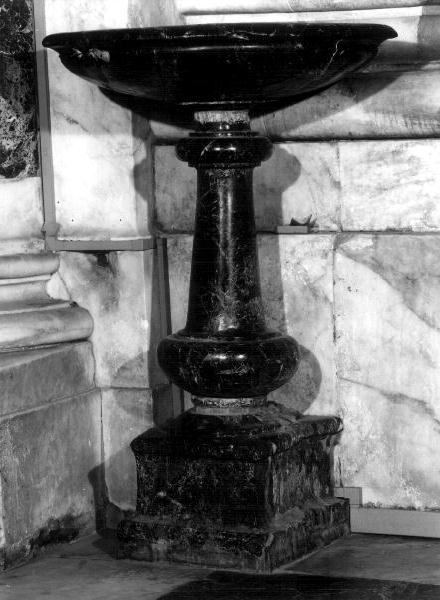 acquasantiera - a fusto, opera isolata - bottega genovese (prima metà sec. XVI)