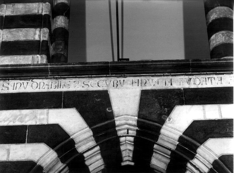 lapide commemorativa, elemento d'insieme - bottega ligure (sec. XIV)