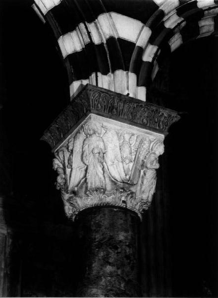 simboli dei quattro evangelisti (capitello, elemento d'insieme) - bottega ligure (primo quarto sec. XIV)