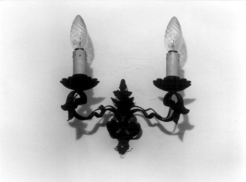 lampada - a muro, serie - PRODUZIONE GENOVESE (secc. XIX/ XX)