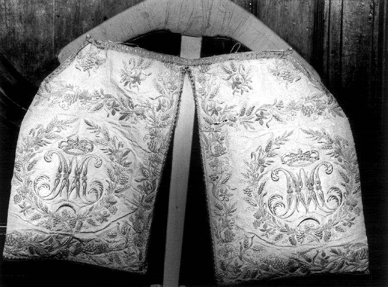 conopeo di tabernacolo, opera isolata - manifattura ligure (ultimo quarto sec. XIX)