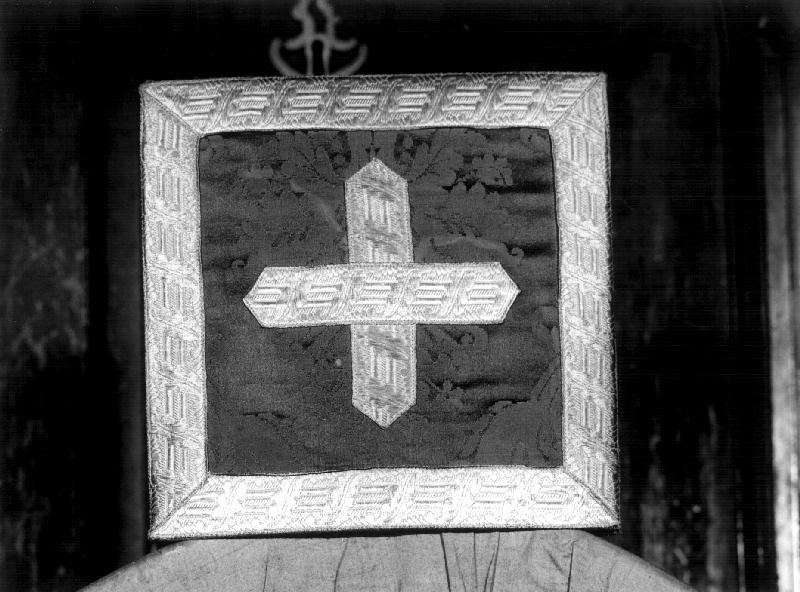 croce (borsa, opera isolata) - manifattura ligure (secondo quarto sec. XX)