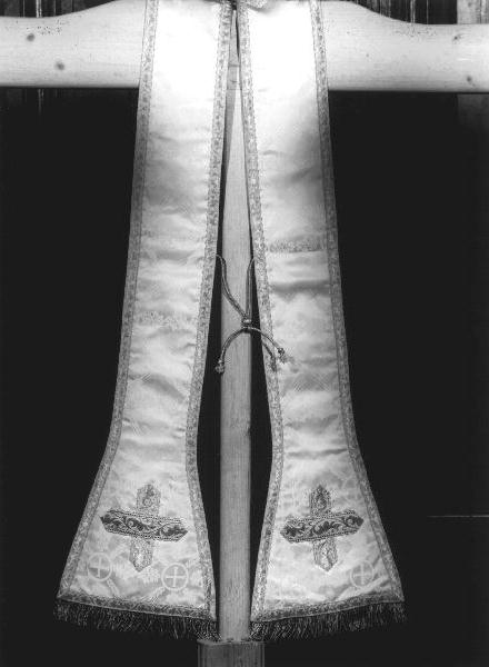 croce (stola, opera isolata) - manifattura ligure (metà sec. XX)