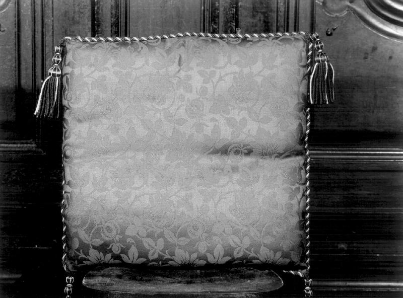 cuscino, coppia - manifattura ligure (metà sec. XX)