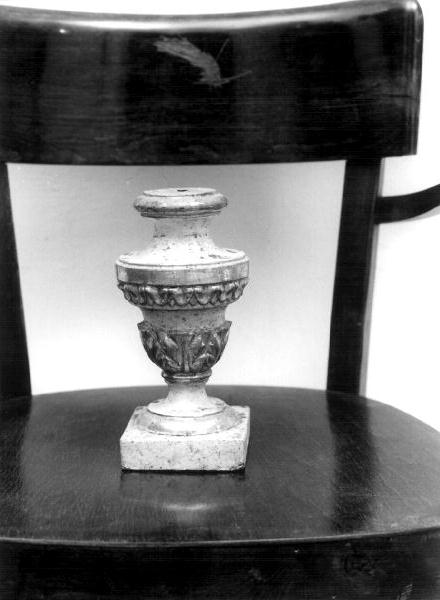 portacandelabro, coppia - bottega ligure (fine/inizio secc. XVIII/ XIX)