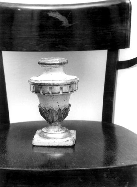 portacandelabro, coppia - bottega ligure (fine/inizio secc. XVIII/ XIX)