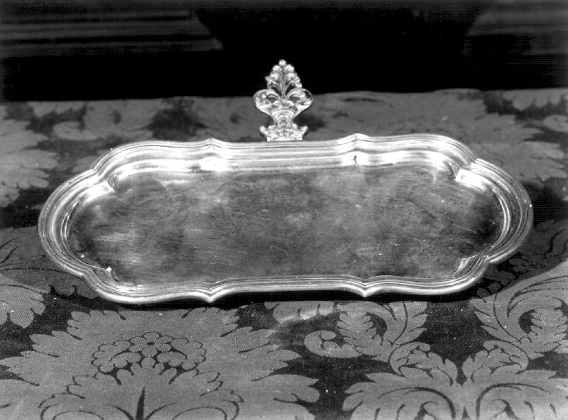 piatto, opera isolata - bottega genovese (prima metà sec. XIX)