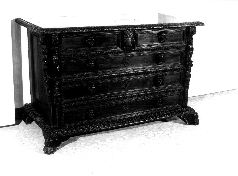 cassettone, opera isolata - bottega genovese (prima metà sec. XVII)