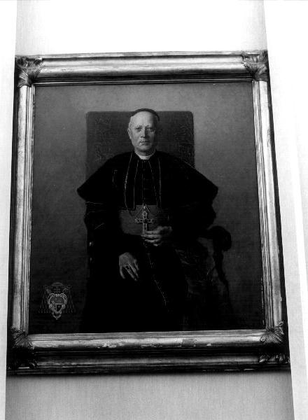 ritratto del cardinal Minoretti (dipinto, elemento d'insieme) di Dodero Paolo (secondo quarto sec. XX)