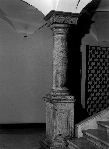 colonna, opera isolata - bottega genovese (sec. XVI)