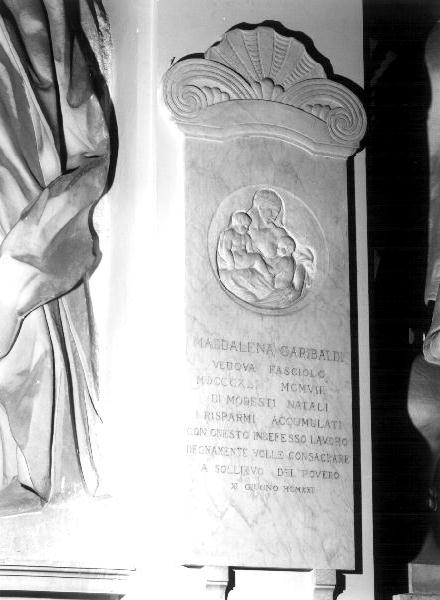 figura femminile (lapide, opera isolata) di Bassano Salvatore detto Mastro Ave (sec. XX)