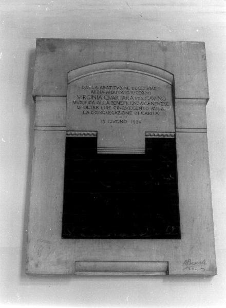 Cristo benedice i fanciulli (lapide, opera isolata) di Besesti Antonio (sec. XX)