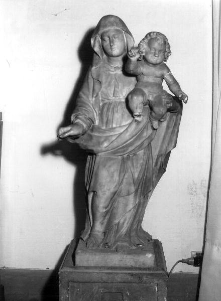 Madonna con Bambino (statua, opera isolata) - bottega genovese (ultimo quarto sec. XVI)