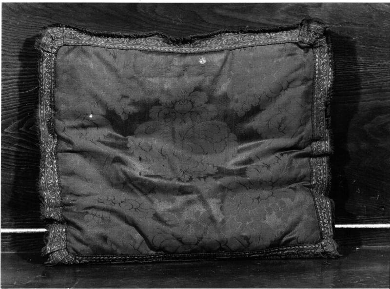 motivi decorativi vegetali (cuscino, elemento d'insieme) - manifattura ligure (secc. XIX/ XX)