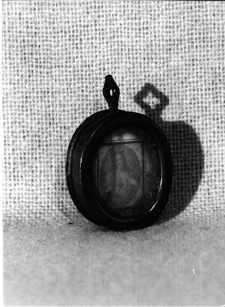 Sacro Cuore di Gesù (portaritratti - a ciondolo, opera isolata) - produzione italiana (prima metà sec. XX)