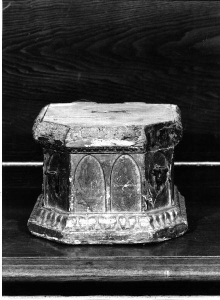 base, opera isolata - bottega italiana (prima metà sec. XIX)