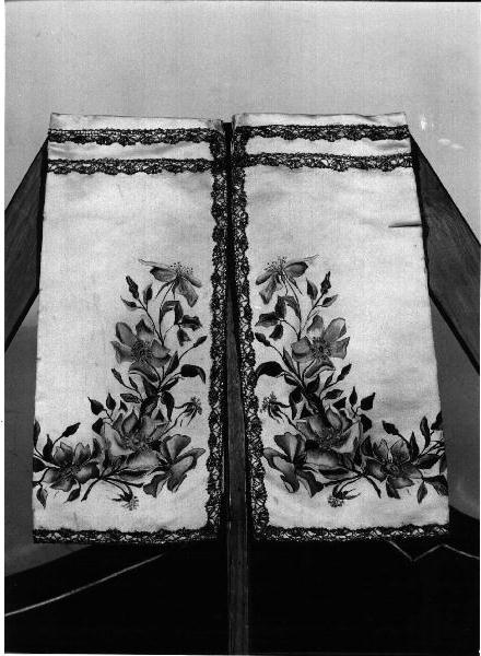 motivi decorativi floreali (conopeo di tabernacolo, elemento d'insieme) - manifattura ligure (primo quarto sec. XX)