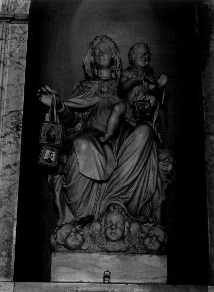 Madonna con Bambino (statua, elemento d'insieme) di Orsolino Tommaso (metà sec. XVII)