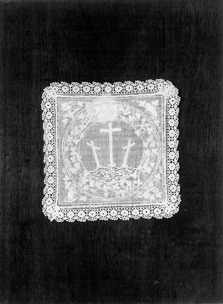 croci sul Golgota e simboli della passione (palla, opera isolata) - manifattura italiana (seconda metà sec. XIX)