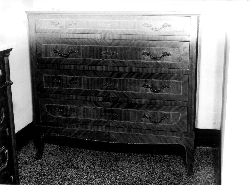 cassettone, opera isolata - produzione italiana (ultimo quarto sec. XVIII)